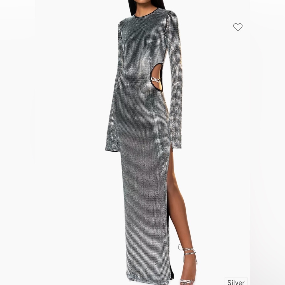 Mach & Mach
Crystal Bow & Glass-Embroidered Gown